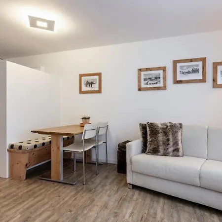 Haus Lorez B-5 Apartment *
