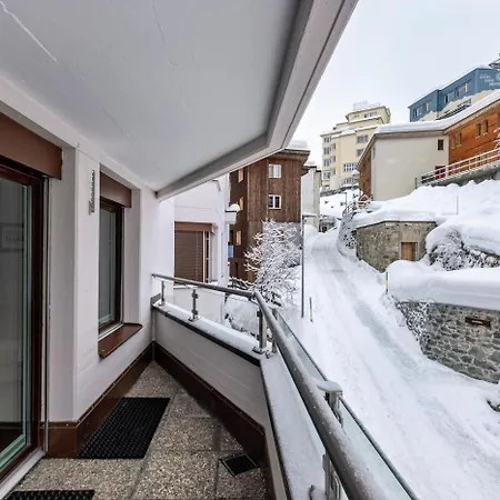 Haus Lorez B-5 Apartment